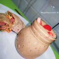 Shawarma with Mango& Banana Smoothie.|Adefolamiさん