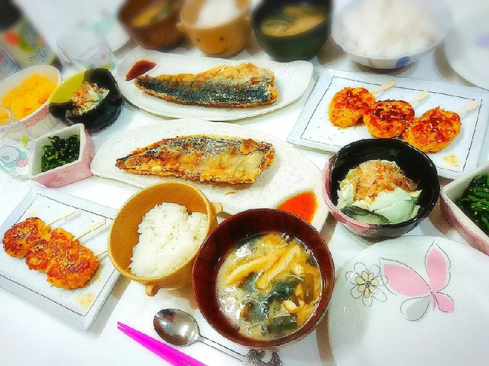 Snapdishの料理写真:夕方(^ー^)
はんぺんとひき肉とえのきつくぬ
サバ唐揚げ
ほうれん草のごま和え
枝豆豆腐
お味噌汁(えのき、ワカメ、油揚げ|プリン☆さん