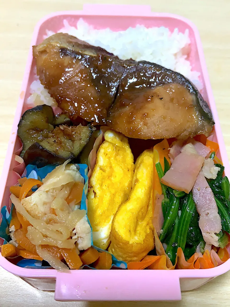 スペシャルデラックスお弁当🍙|harapekoaomushiさん