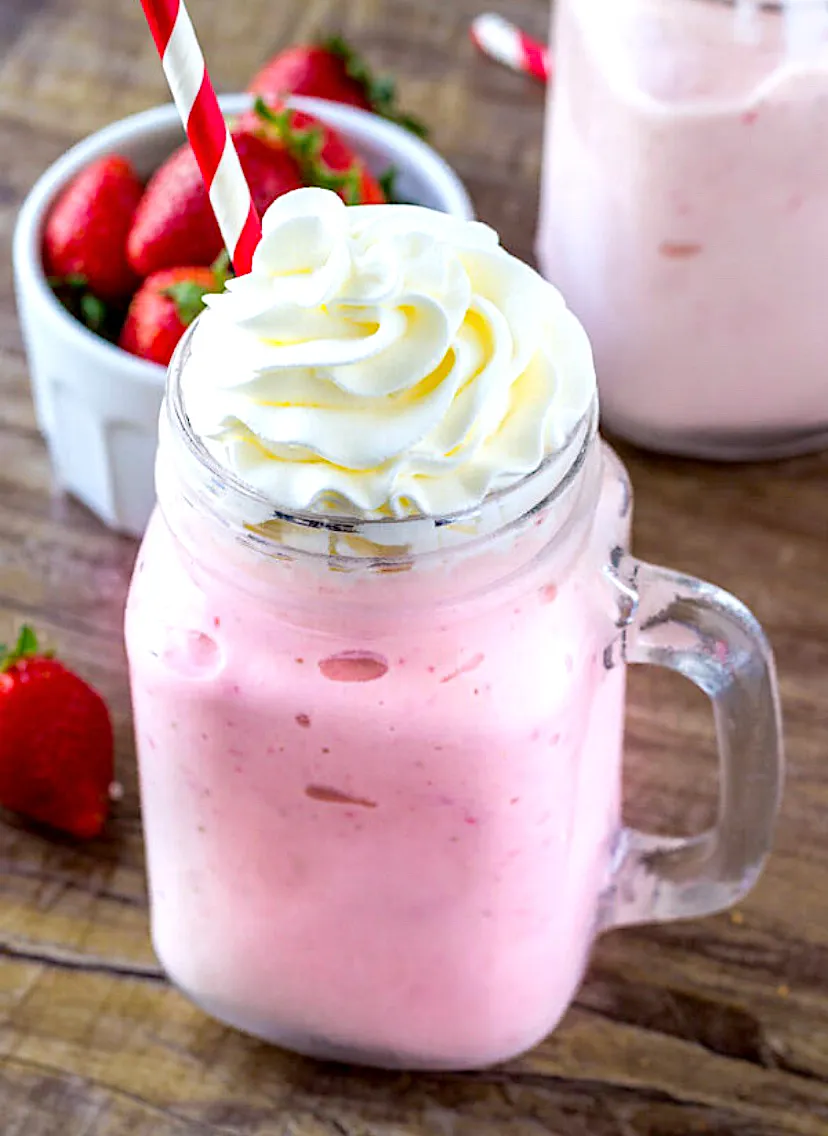 The best ever strawberry milkshake|Rowaidaさん