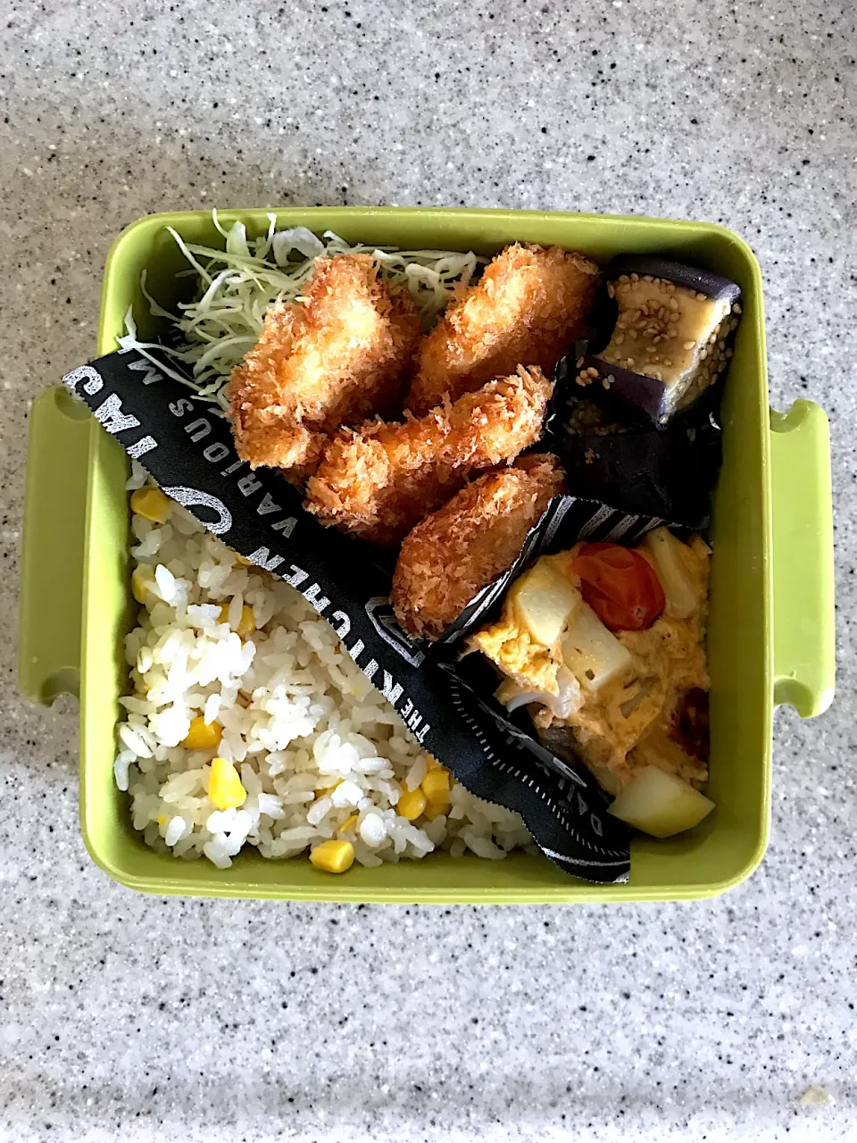 Snapdishの料理写真:チキンカツ弁当🍱|ちっくんさん