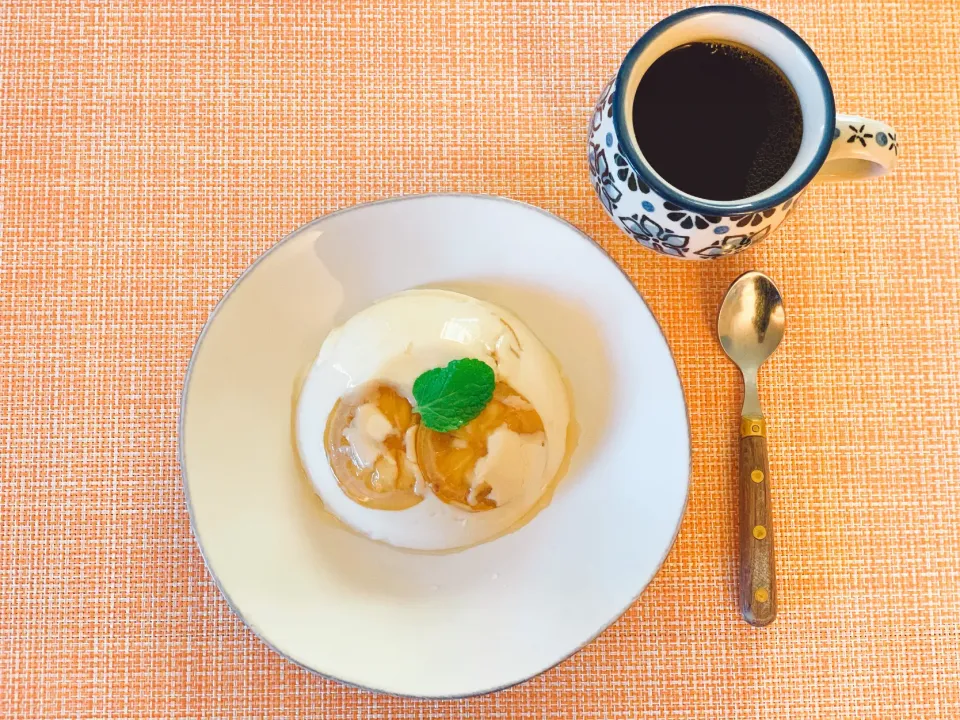 Snapdishの料理写真:makikoさんの料理 ミルクヨーグルトゼリー|Tea🌺さん