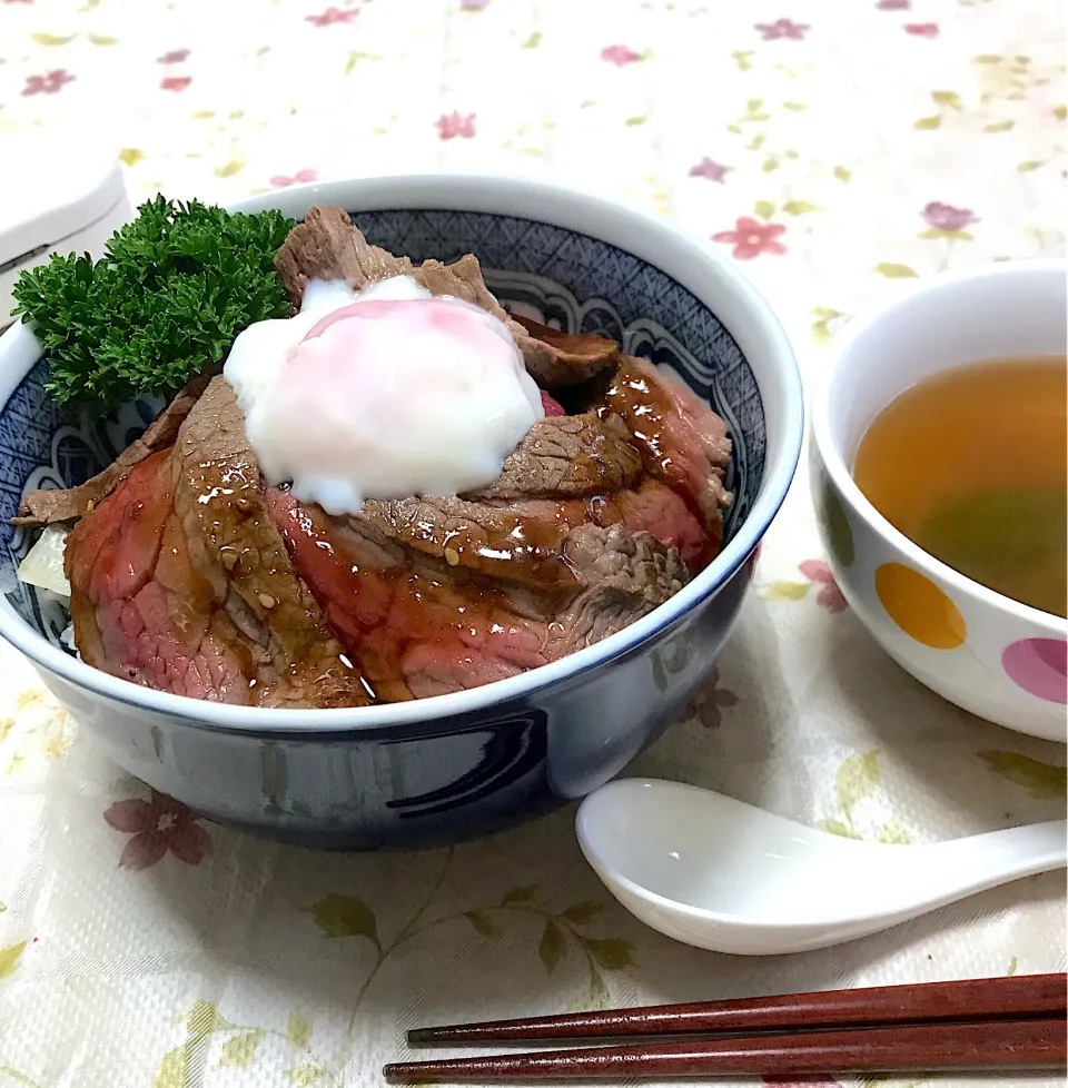 ローストビーフ丼|つるひめさん