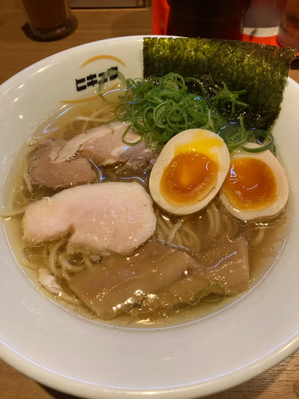 Snapdishの料理写真:6月5日晩ご飯。職場の同僚オススメのラーメン屋さん。魚貝ラーメン半玉増し。出汁が美味しかった！！|あやさん