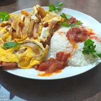 Fries with eggs, spices, and salt plus red broth (chicken flavor).😉|Walid Oukilさん