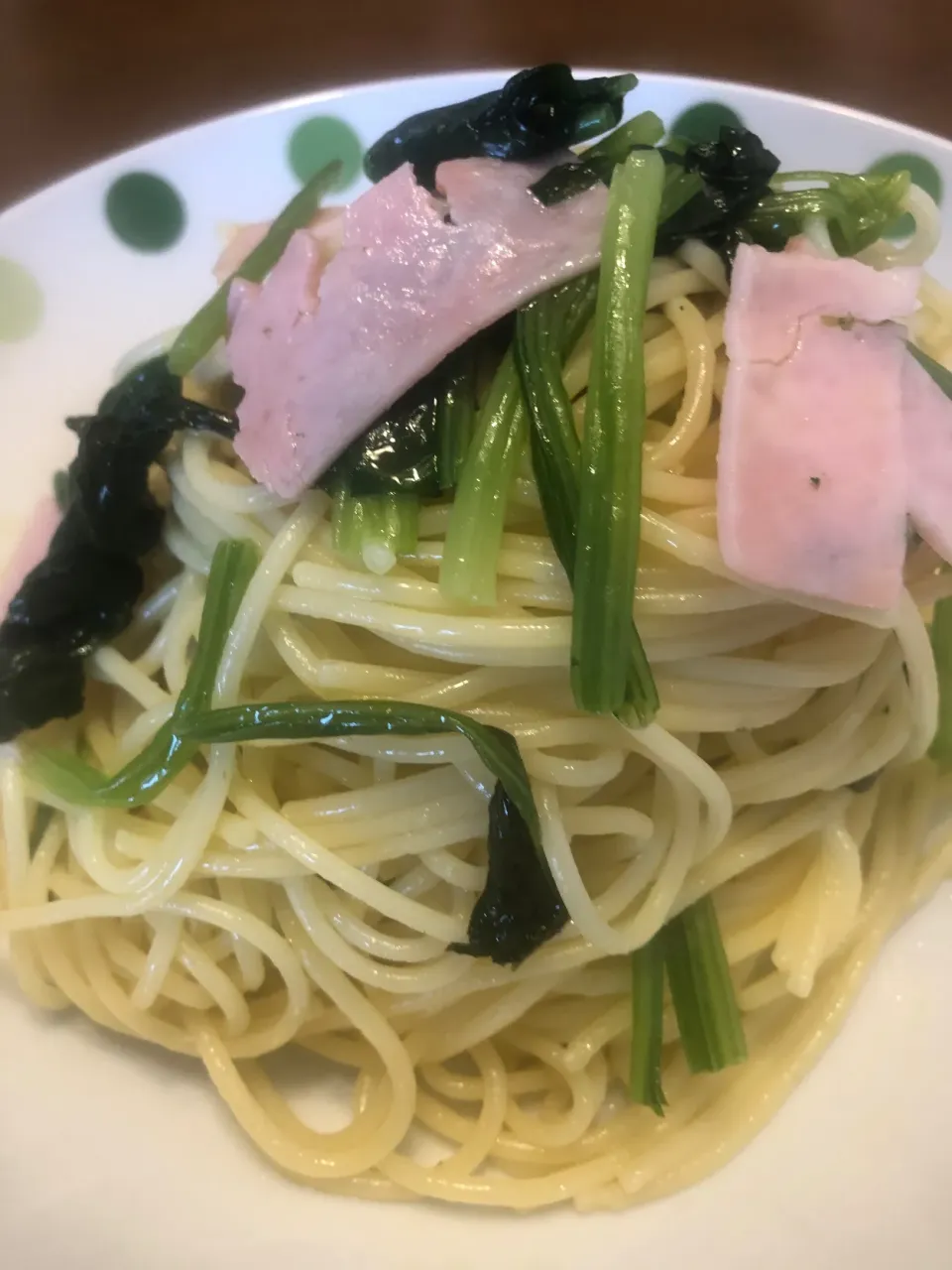 Snapdishの料理写真:ハムとほうれん草のオイルパスタ|masaさん