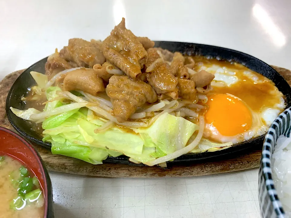 ホルモン定食|ぶりっとさん