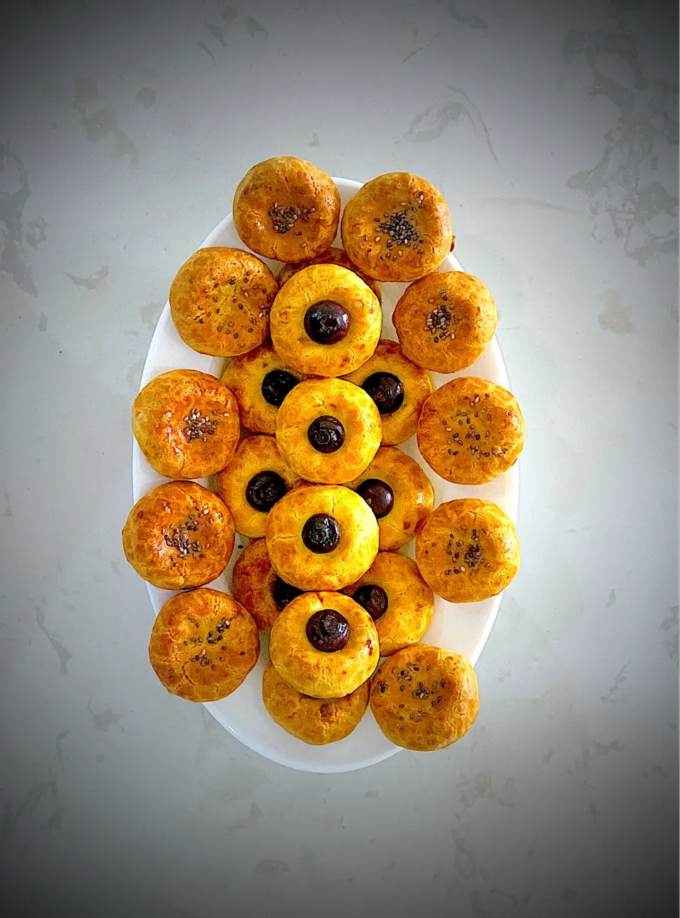 Snapdishの料理写真:Salted egg yolk cookies|Thuy Quyen Chu Leさん