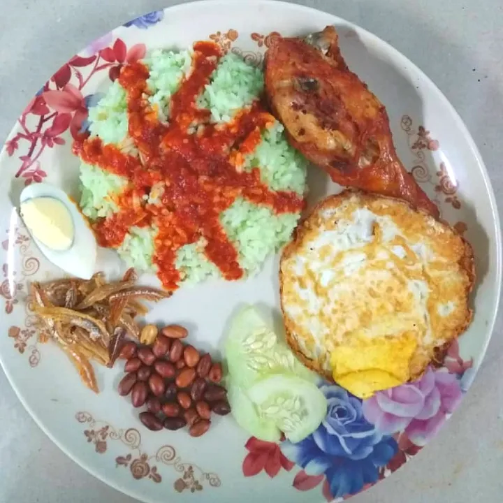 Nasi lemak pandan Ayam|venjanaaさん