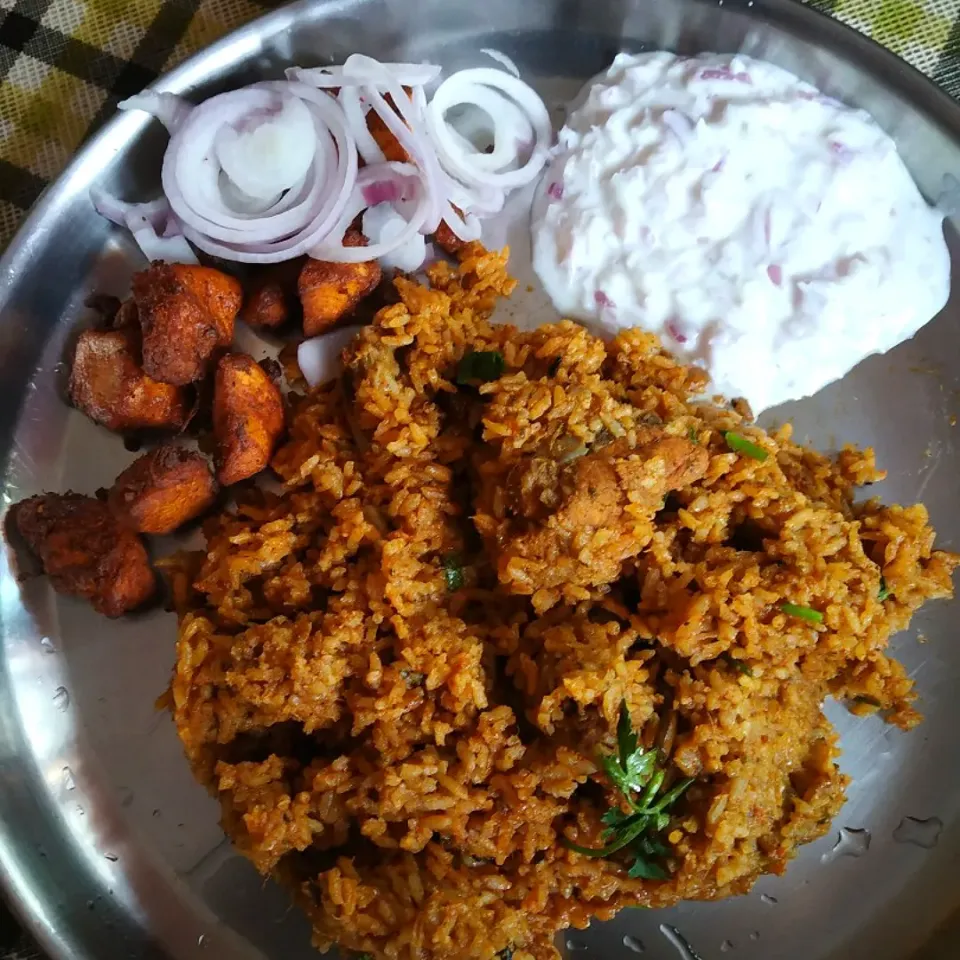 Snapdishの料理写真:Chicken Biryani With Fried Chicken|Richieさん