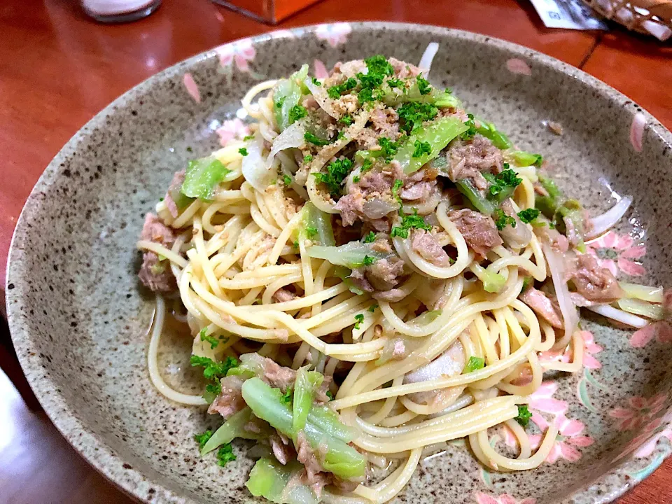 Snapdishの料理写真:ツナと梅のパスタ|Koheiさん