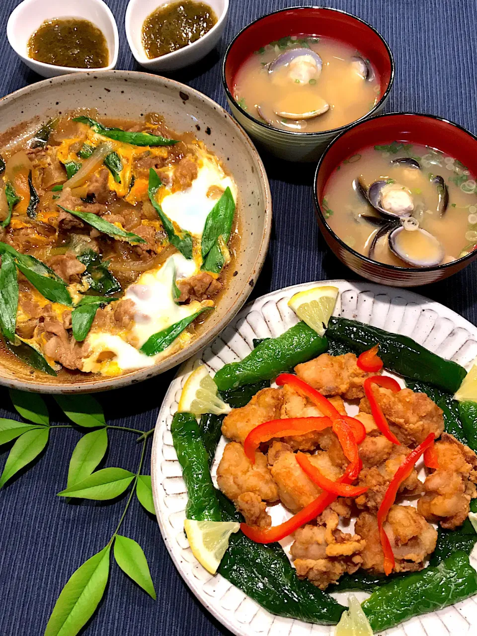 すき焼き丼の残りで卵とじ、ちび唐揚げ、しじみの味噌汁、糸もずく|yukinnkoさん