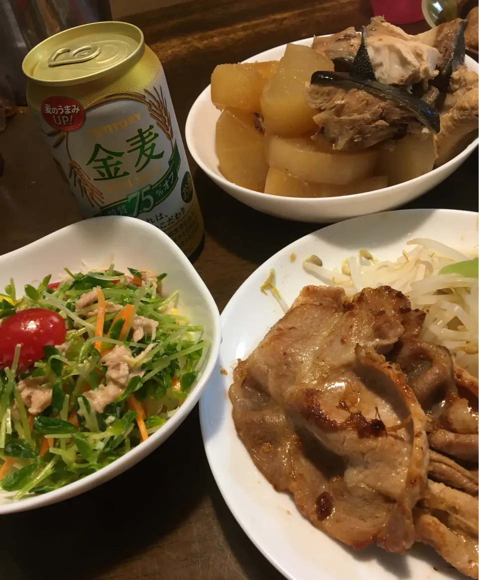 Snapdishの料理写真:生姜焼き、ブリ大根、豆苗ツナサラダ|ゆうこさん