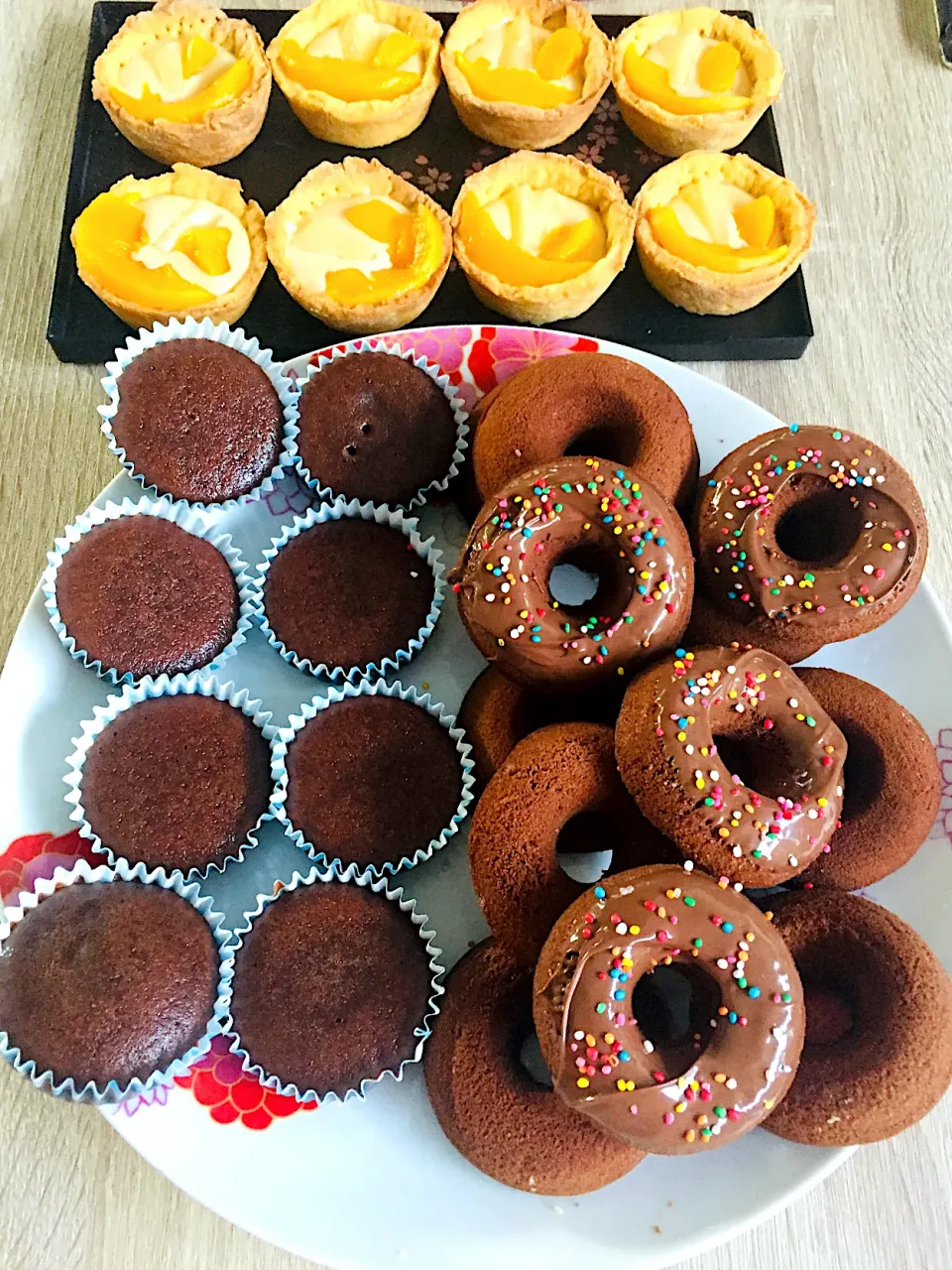 Donuts and Cup Cakes also fruit Cream tart|Maribel Pasugnodさん