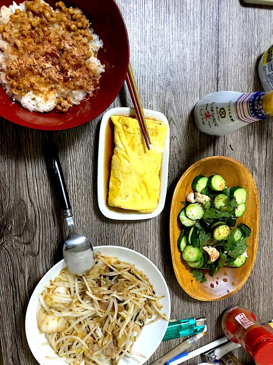 トロロ卵焼き きゅうりと大葉によるささみとじ もやしと豚肉炒め 納豆ご飯|あおいちゃんさん