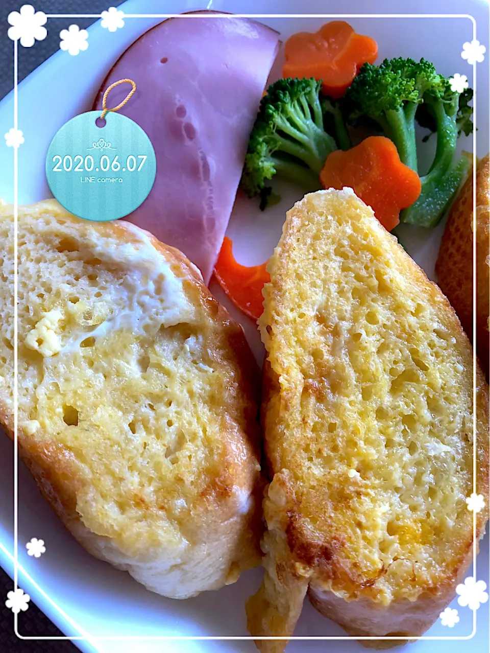 Snapdishの料理写真:バゲットでふわふわフレンチトースト🥖✨✨|harutomomamaさん