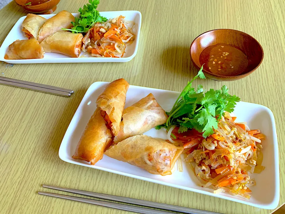 Chicken & veggies spring rolls|yeni kartikasariさん