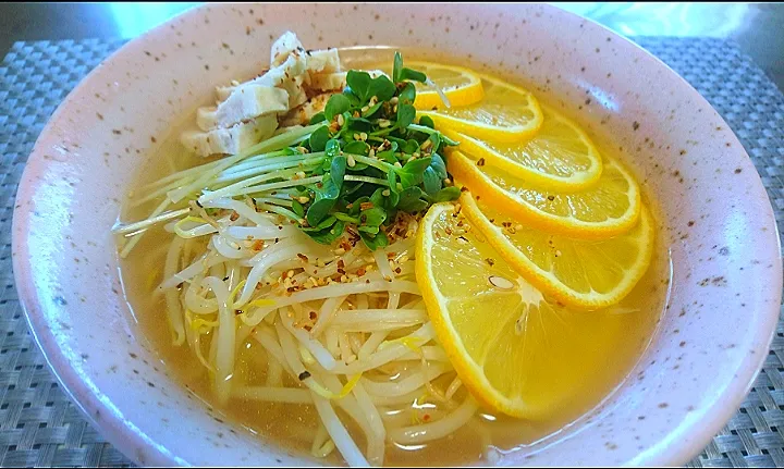 冷やしレモンラーメン🍋|びせんさん