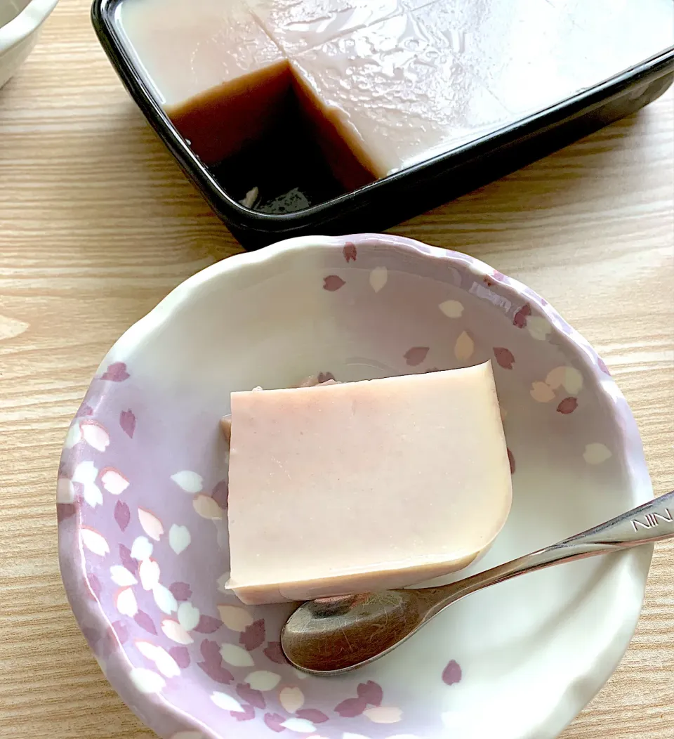 Snapdishの料理写真:あんこ甘酒牛乳寒天♪|このみんさん