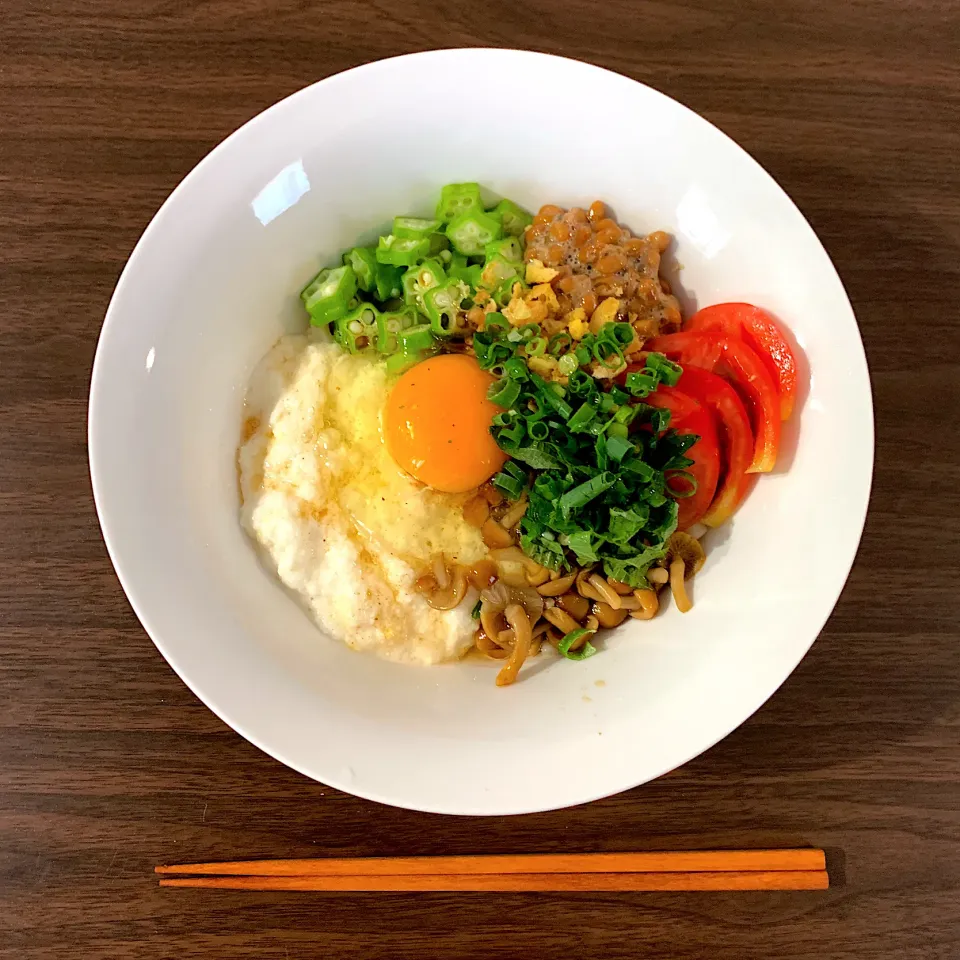 ねばねば釜玉うどん|dashi menjiroさん