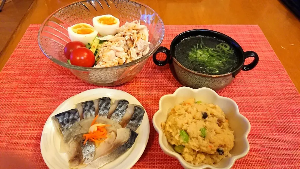 Snapdishの料理写真:☆チキンサラダ
☆〆鯖
☆おから煮
☆ワカメ中華スープ(むね肉ボイル時の汁)|chikakoさん