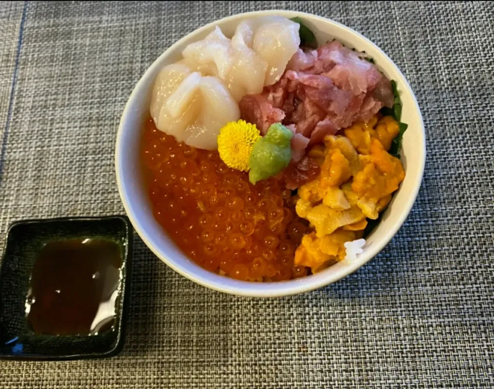 Snapdishの料理写真:海鮮丼|ひさみんていさん