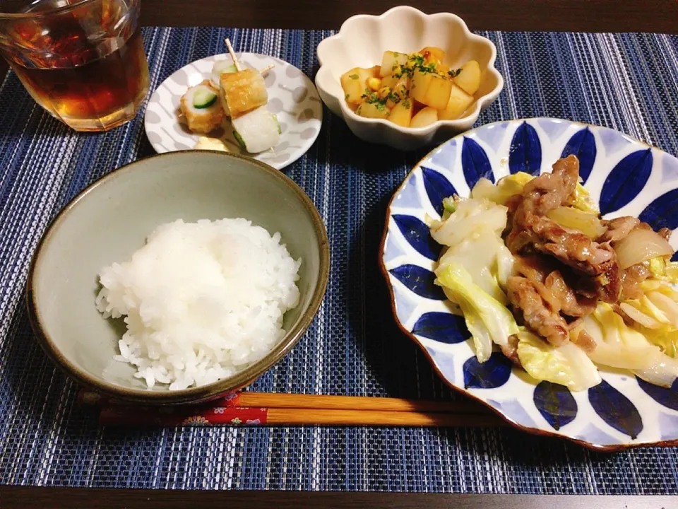 Snapdishの料理写真:豚とキャベツの味噌炒め　じゃがコーンバター　ちくわきゅうり|ちぐあささん