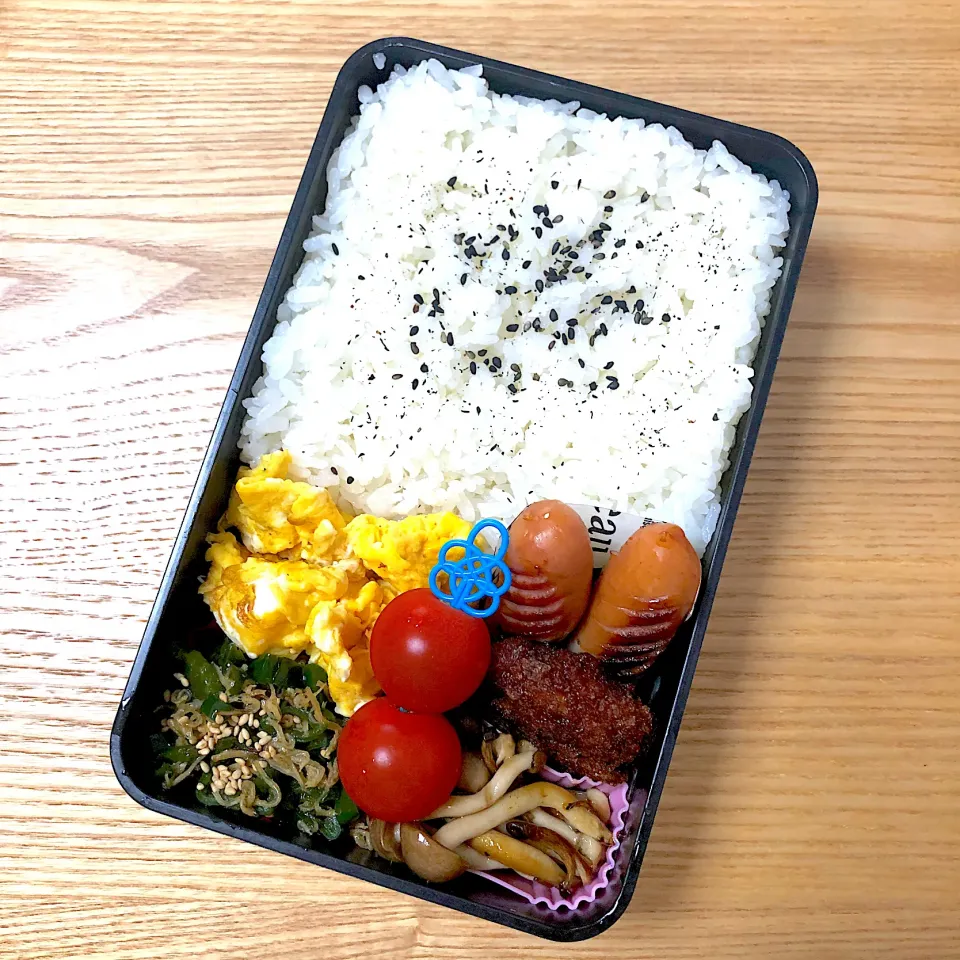 Snapdishの料理写真:月曜日の旦那さんのお弁当🍙|むさけんさん