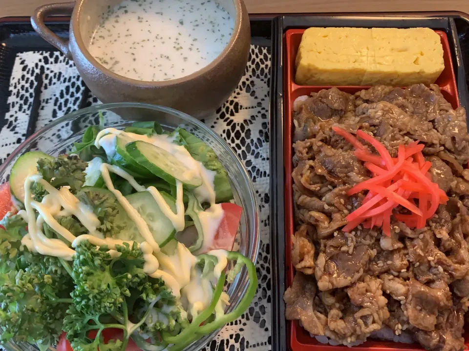 ビシソワーズ、サラダとカルビ弁当|駄菓子屋さん