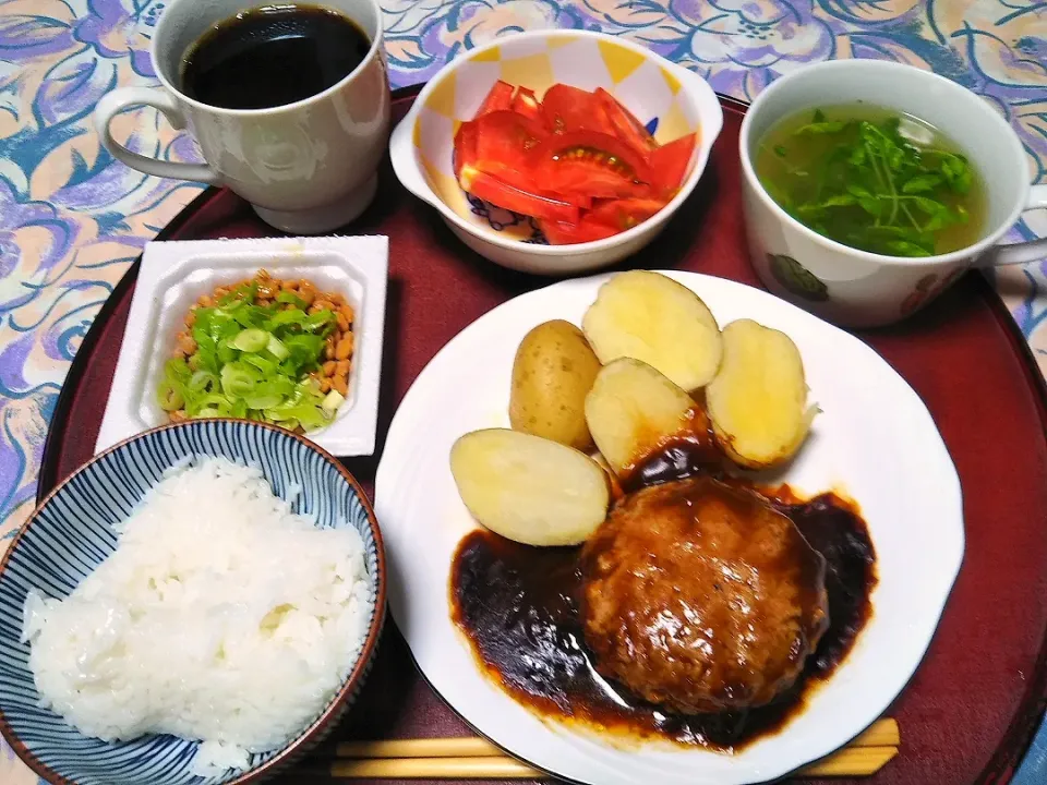 よねばーばの朝ごはん
ハンバーグ、新じゃが添え
豆苗の味噌汁
納豆、トマト、
ご飯、コーヒー、|yoneばーばさん