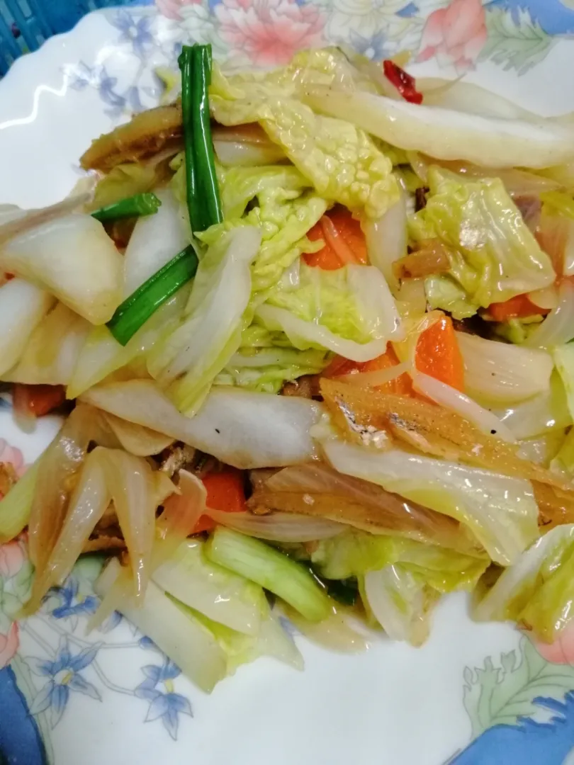 Homemade vege
Long cabage and carrot with Mr Anchovies 💕|Roshiha Roslanさん