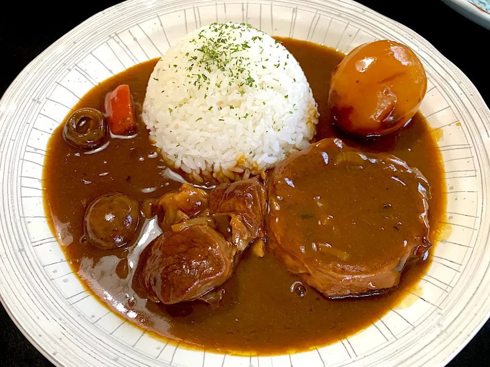 Snapdishの料理写真:飛騨牛スネ肉のカレー|iseさん