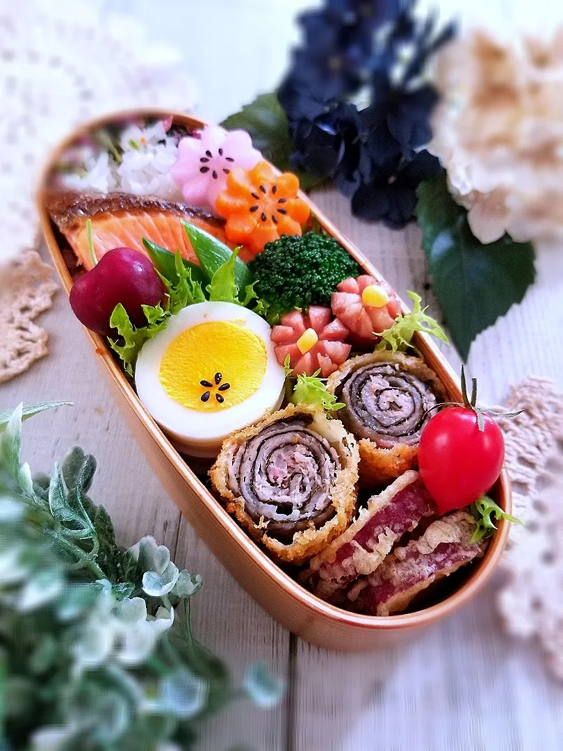 Snapdishの料理写真:海苔くるくる豚カツ弁当|sugar beansさん