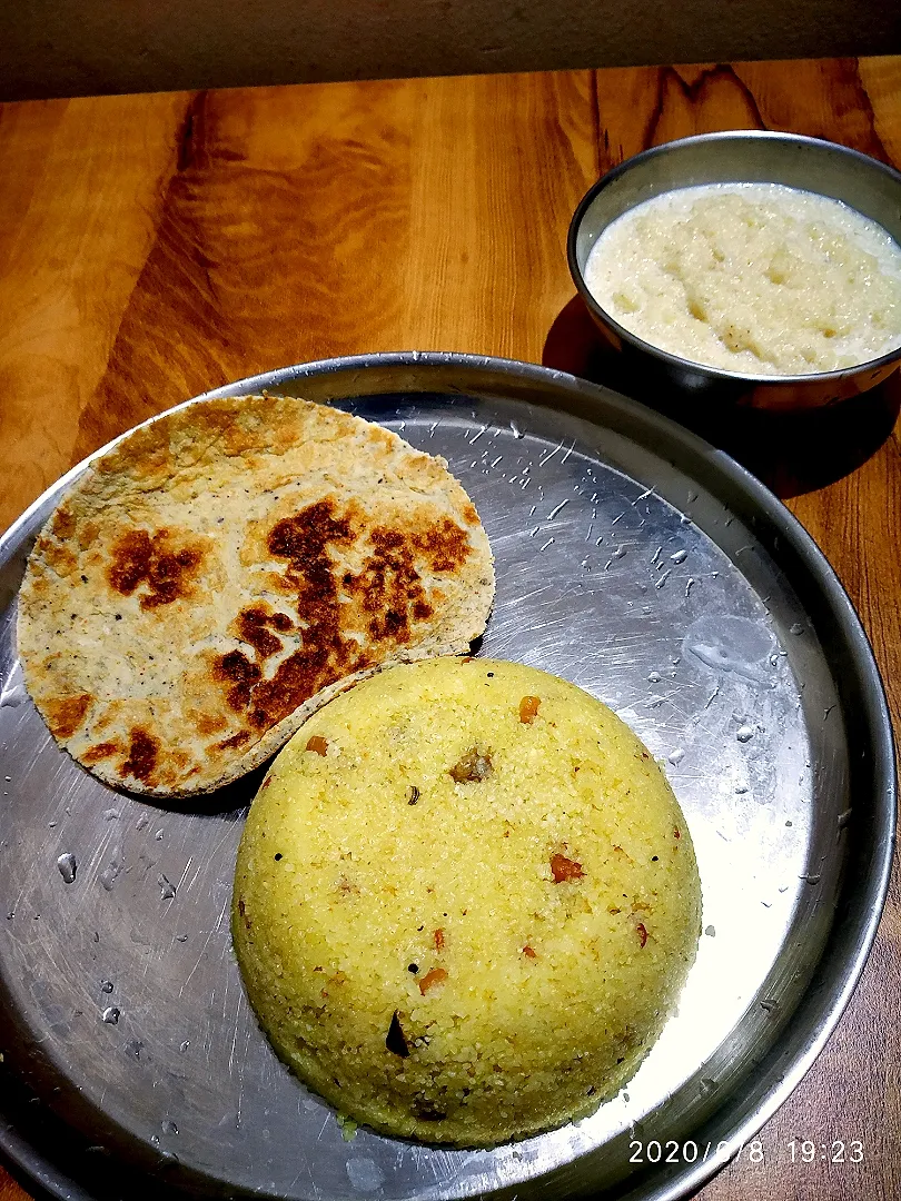 Ubiquitous Upma, Plain Omelette and Sweet Semolina Porridge|Richieさん