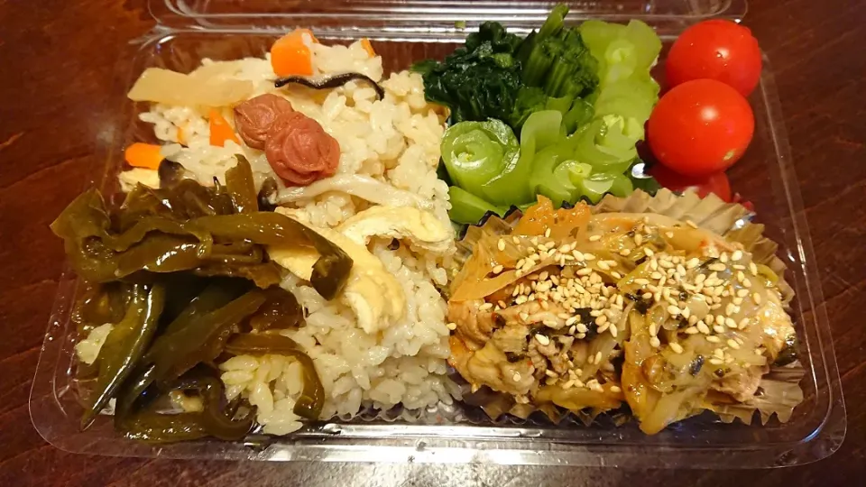 五目炊き込みご飯と豚キムチ弁当|りょーさん