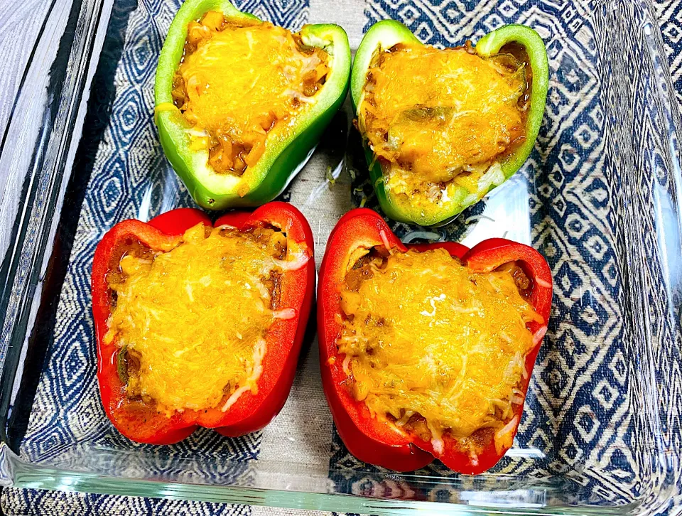 Baked Bell peppers stuffed with beef a d cheese|Jaimie Alvarezさん