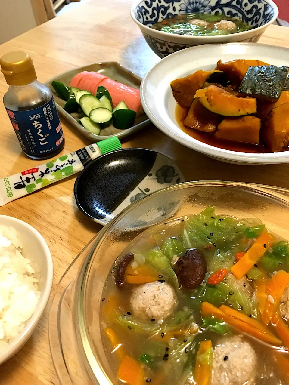 昨日の晩ゴハン〜肉団子とレタスの春雨スープ、かぼちゃ煮物、板わさ|さくたえさん