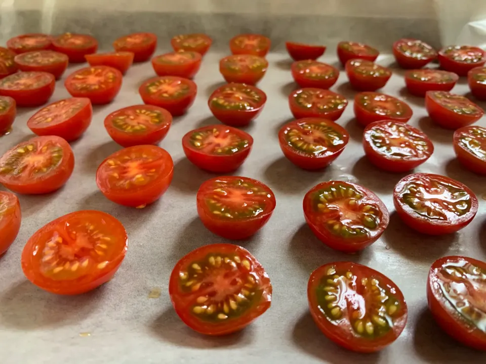 ドライトマト作成中！Pomodoro Secco|お家でbar!さん