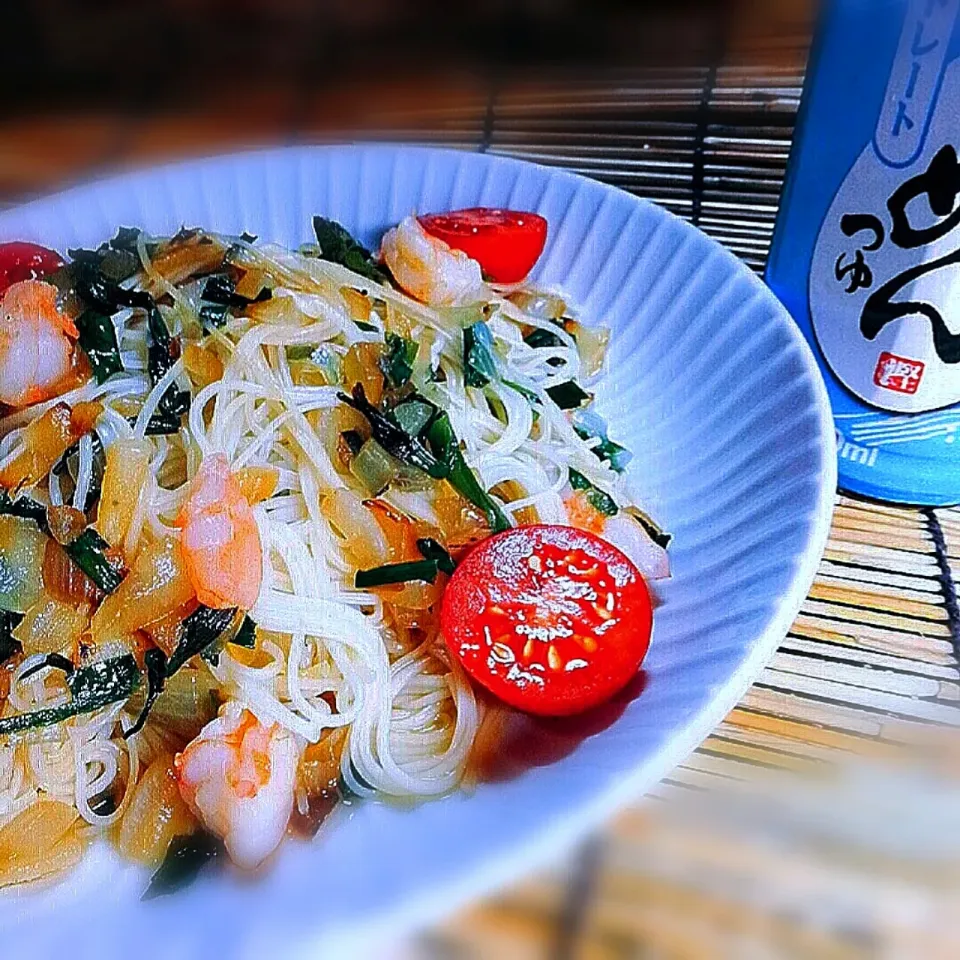 シークヮーサーとめんつゆ🌴ぶっかけ素麺😋😋😋

シークヮーサー果汁の香りが食欲増進🌴🥰|ペンギンさん