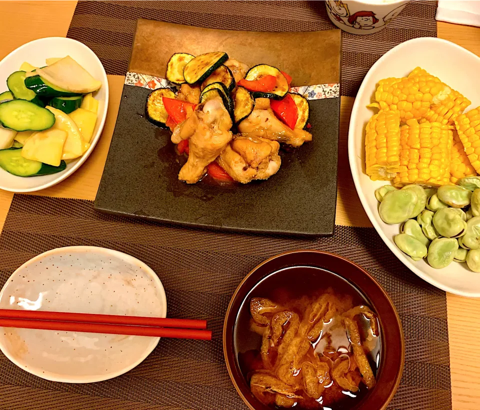 グリル野菜と手羽元の甘酢煮、胡瓜とかぶの辛子漬、茹でとうもろこし&そら豆、お味噌汁|tsumaminaさん