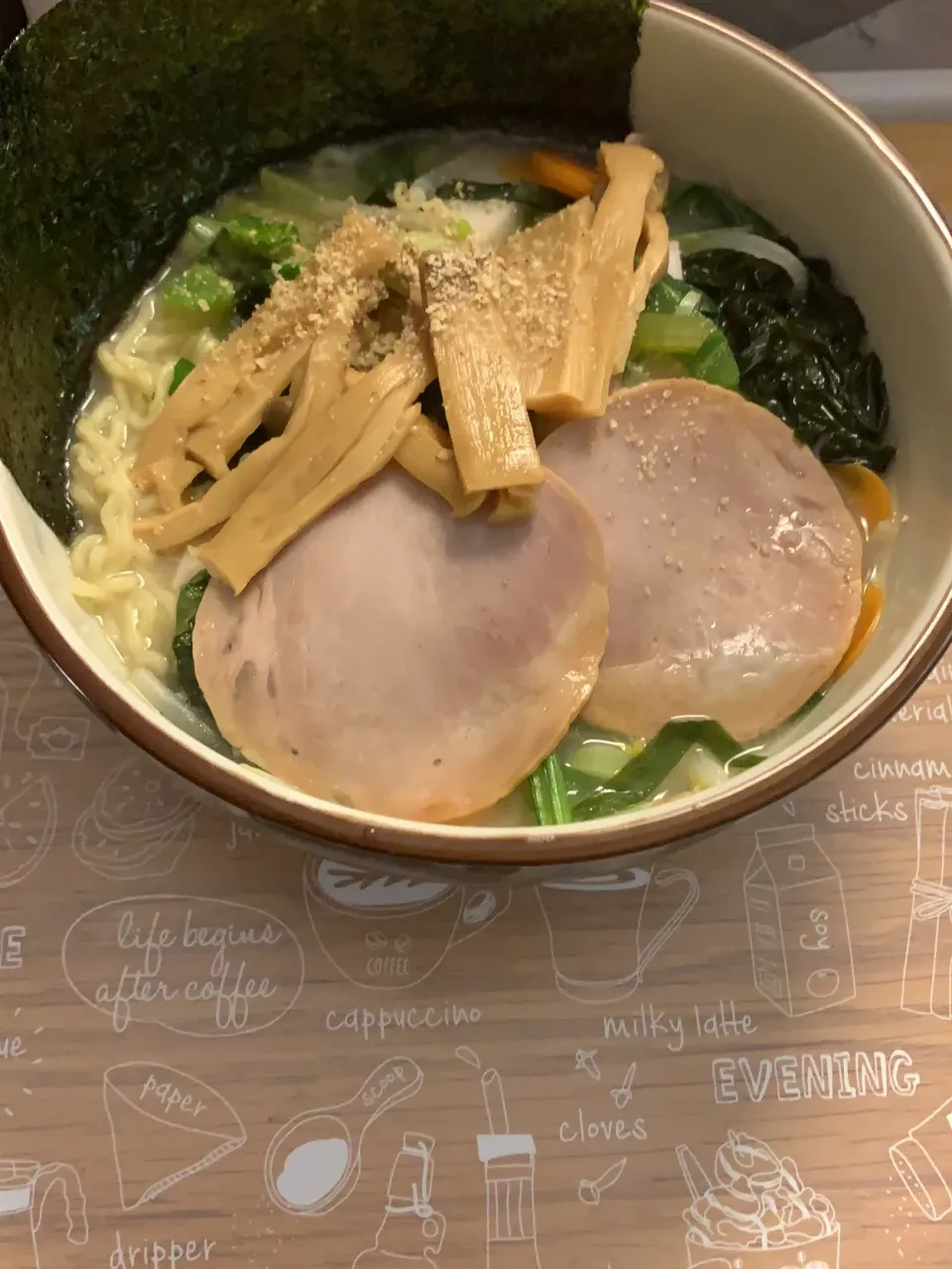 塩とんこつラーメン|駄菓子屋さん