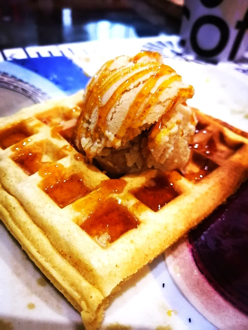 Waffle with peanut butter ice-cream|Restoさん