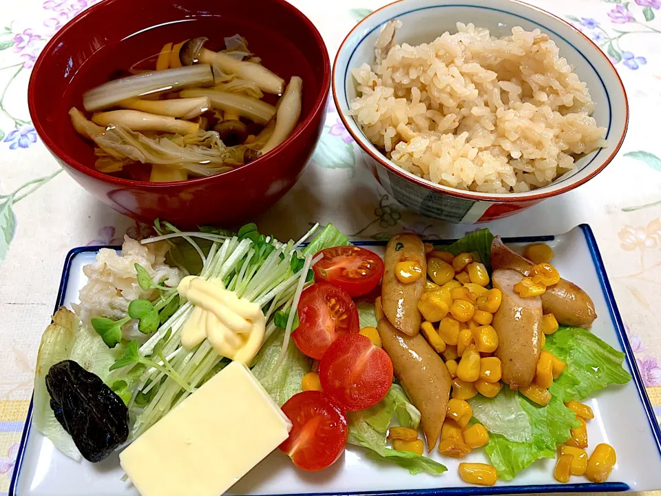 朝ごはん、コーンウィンナー、混ぜご飯|Isimura Hidekiさん