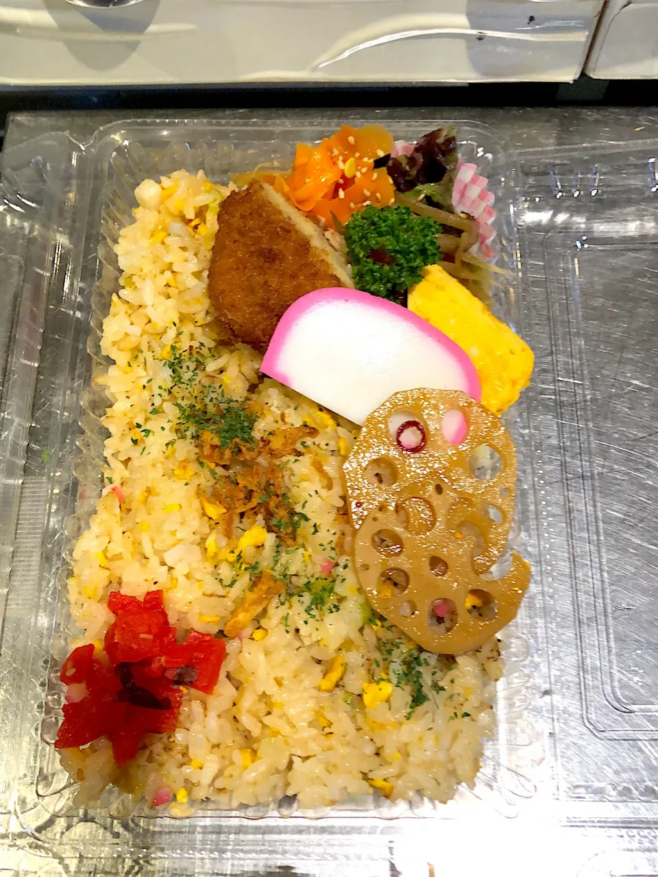 #もも弁#日替わりチャーハン弁当#コロッケ卵焼きポテトコロッケのせ！#横浜グルメ#日の出町#今日も元気に作ったよ！|まろももかさん