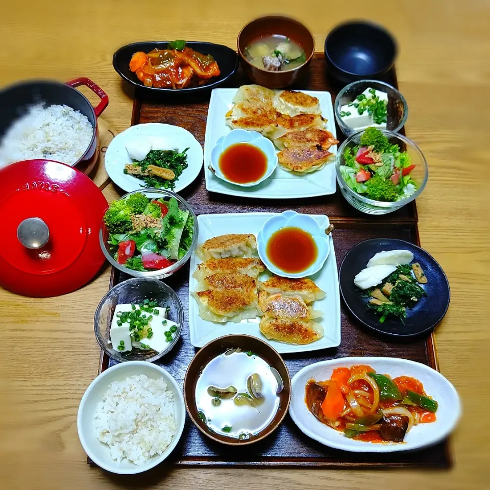 Snapdishの料理写真:『2種餃子と酢鶏の晩ごはん』|seri-chanさん