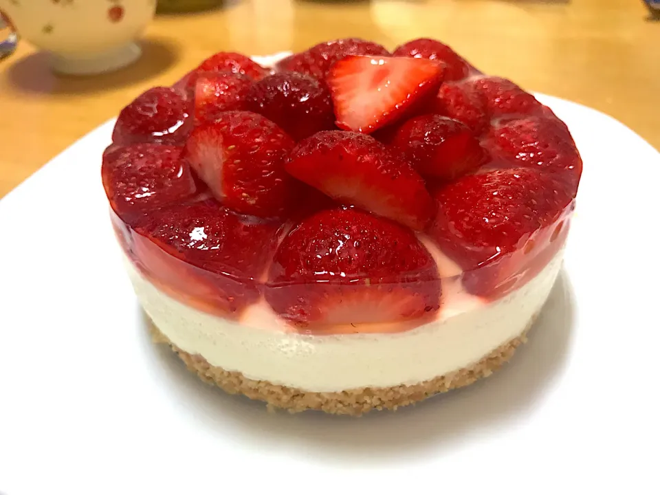 Snapdishの料理写真:いちごのレアチーズケーキ🍓🍓|えいぽんさん