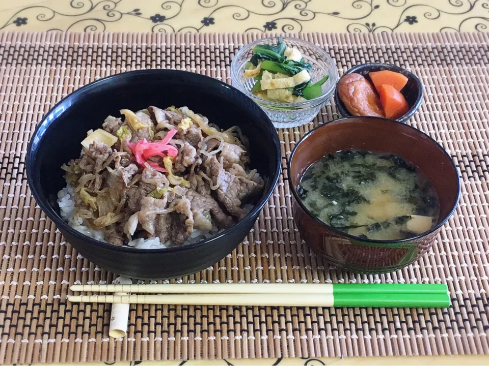 Snapdishの料理写真:牛丼＊ランチ|チムニーさん