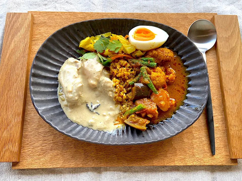 カレー屋さんのテイクアウト🥡カレー|かおり🐰さん