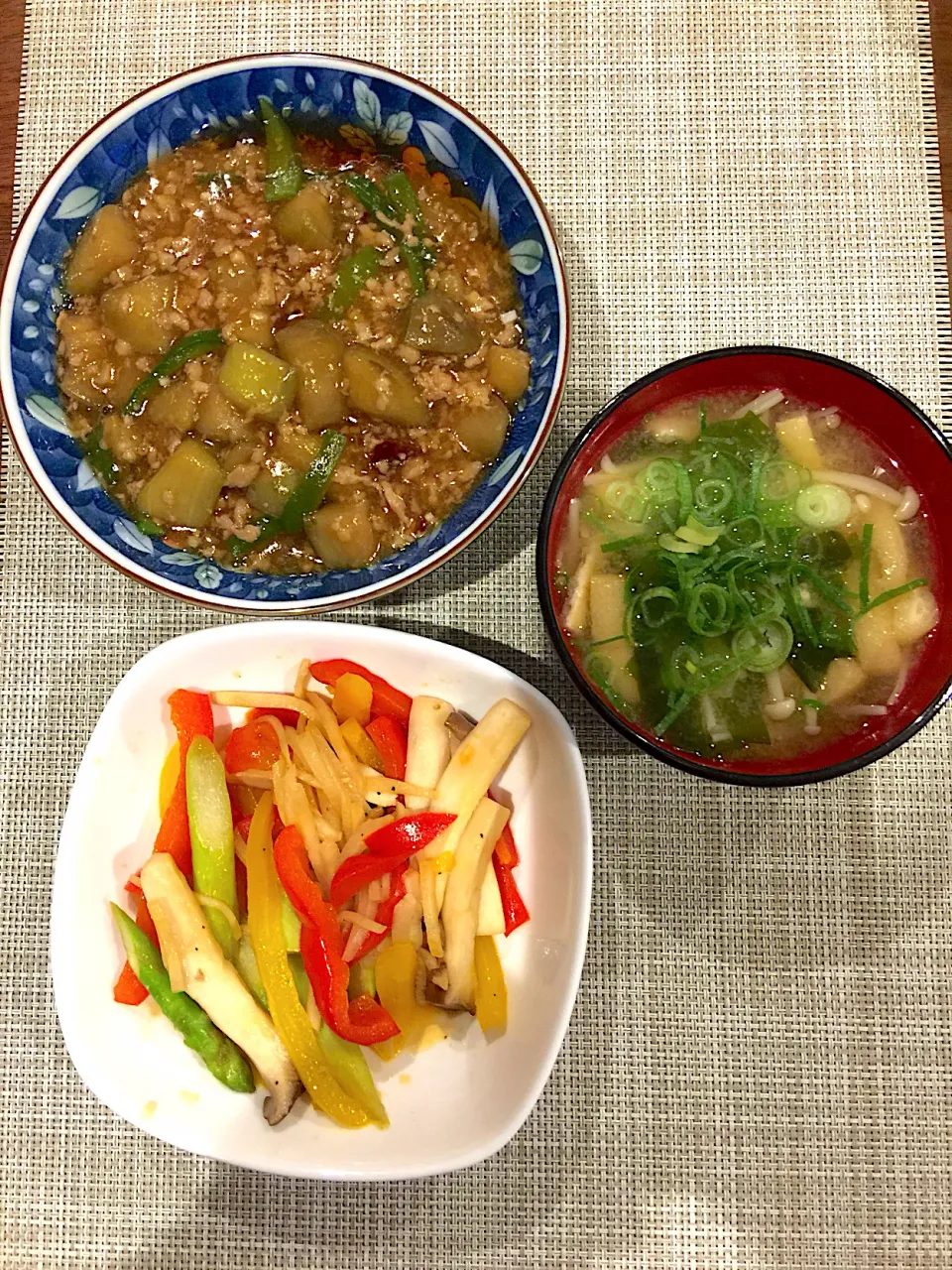 なすとそぼろのピリ辛あんかけ丼|浜@ちゃんさん