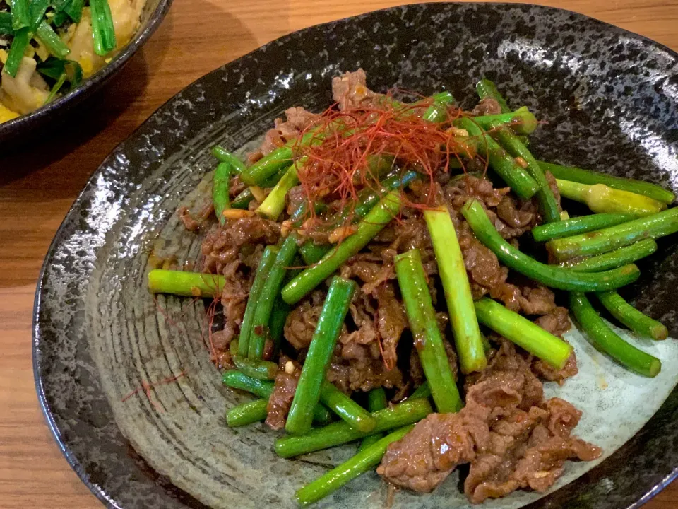 牛肉とニンニクの芽のオイスター炒め|ふくすけ食堂さん